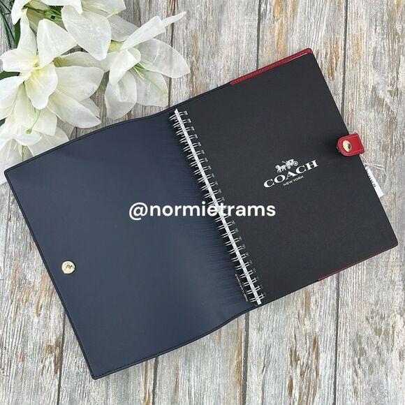 Coach Varsity Notebook & Pencil Case In Signature Canvas With Coach Graphic - Picture 6 of 9